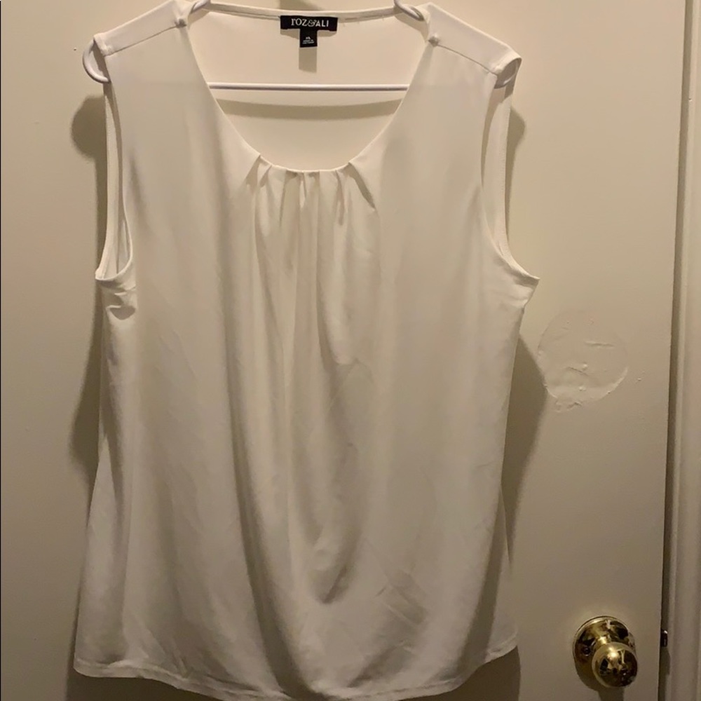 White pleated top